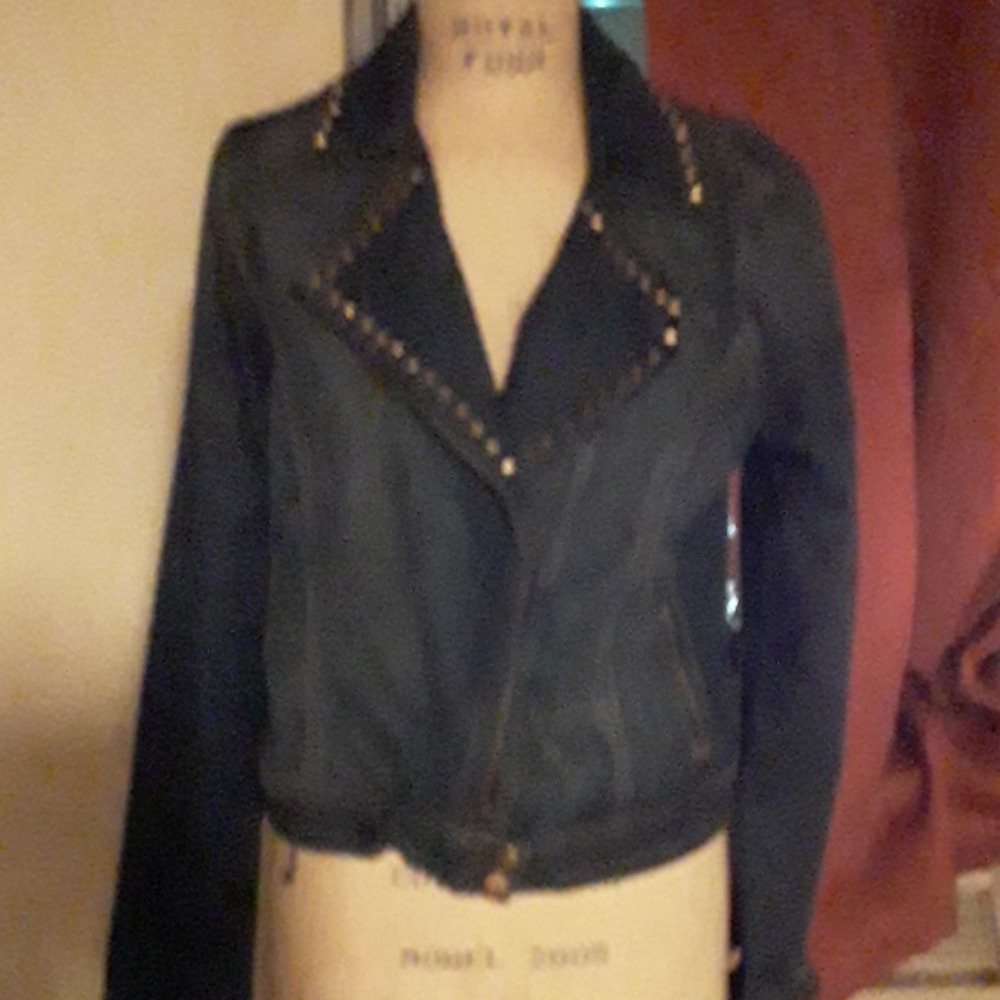 Jean jacket with studs and cross zips